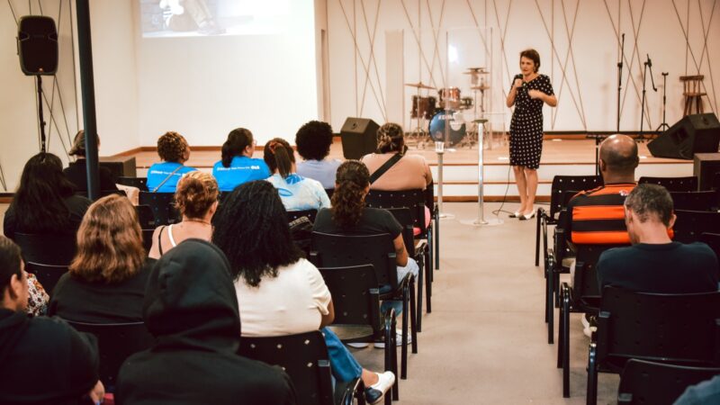 Encontro com mães atípicas marca encerramento do Abril Azul em Itaboraí