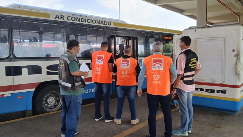 Ação de vistoria da Prefeitura de Niterói avalia acessibilidade de ônibus no Terminal João Goulart