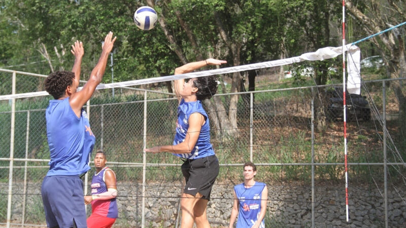 Aulas de vôlei gratuitas acontecem na Fazenda Colubandê