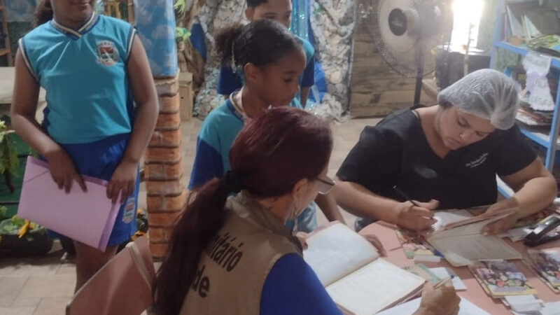 São Gonçalo faz ação nas escolas para atualizar cadernetas de vacinação