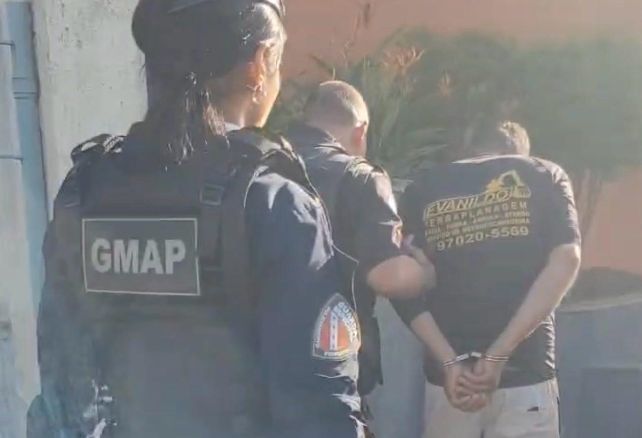 Guarda Municipal e Polícia Militar prendem suspeito de violência doméstica em Itaipuaçu