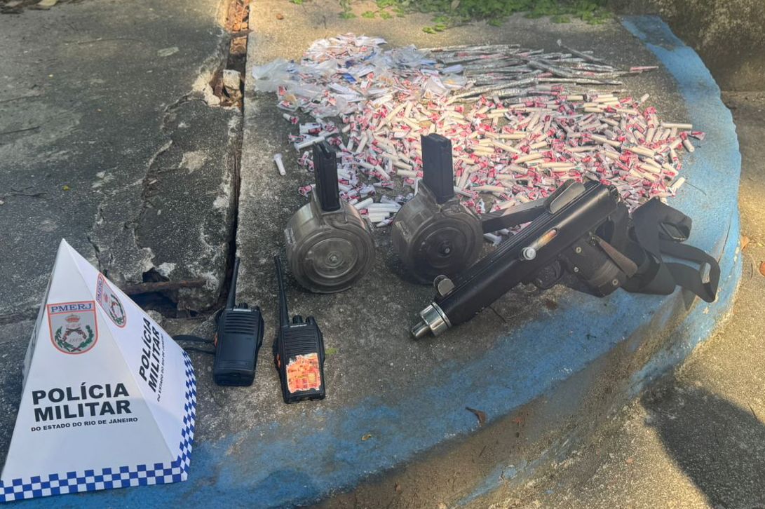 Polícia Militar dá duro no tráfico e apreende submetralhadora na Comunidade Novo México, em SG