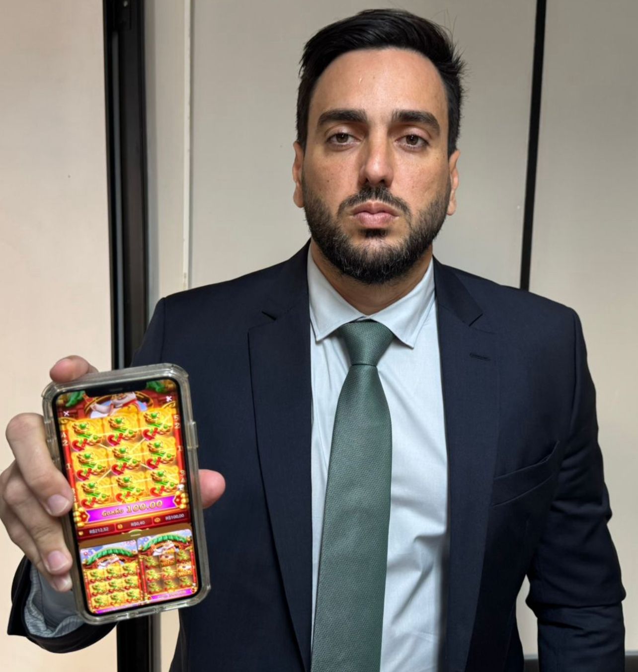 Vereador Júnior Morett, de Niterói, quer banir influenciadores que promovem o “jogo do tigrinho”