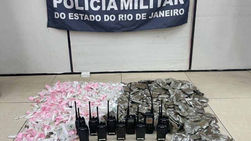 Polícia Militar dá prejuízo ao tráfico na Engenhoca: armas, drogas e granadas apreendidas na Comunidade Coronel Leôncio