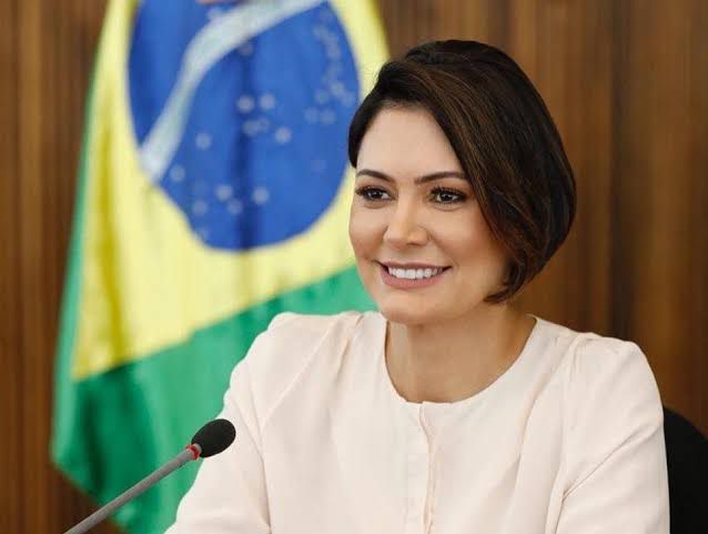 Michelle Bolsonaro receberá o título de cidadã niteroiense