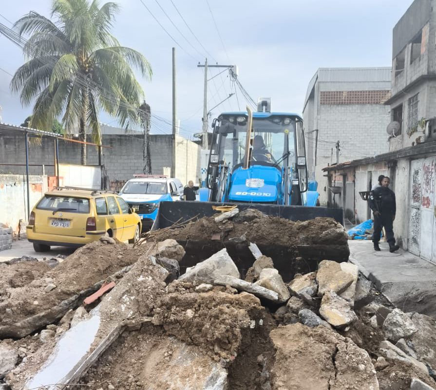 Operação retira 60 toneladas de barricadas em ruas de São Gonçalo
