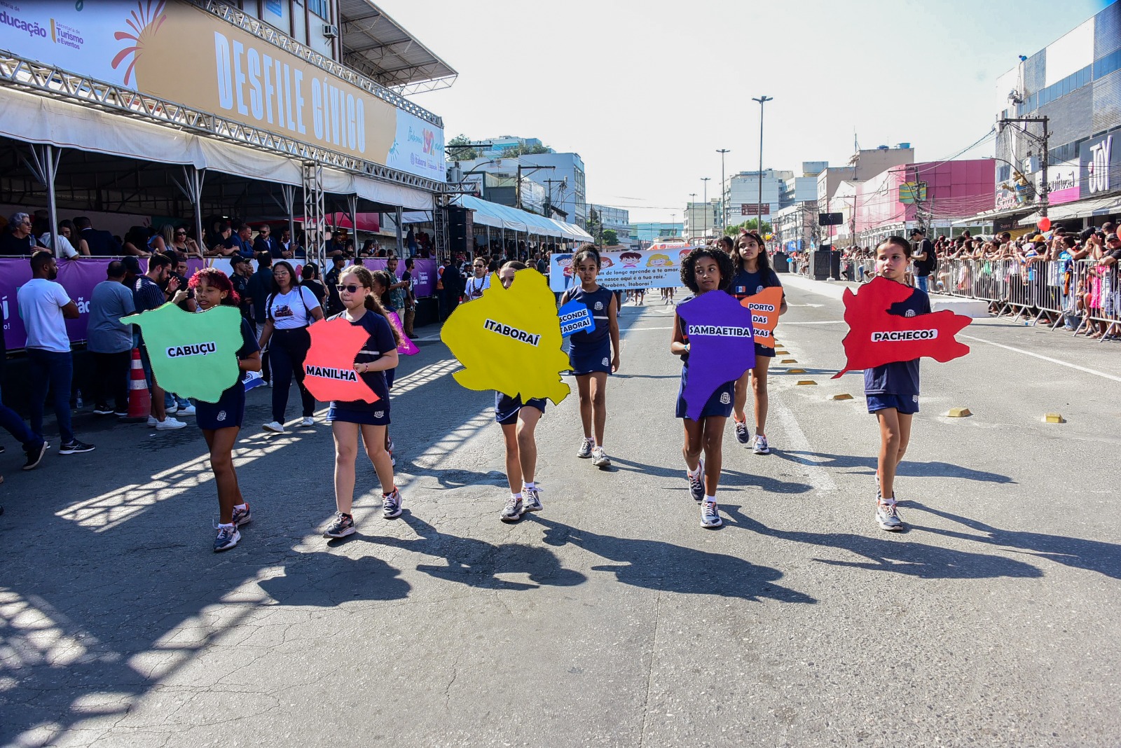 Itaboraí 192 anos: Cerimônia de hasteamento da bandeira e desfile cívico celebram aniversário do município