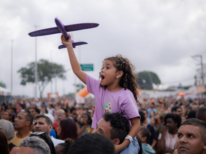 Itaboraí 192 anos: Esquadrilha da Fumaça faz apresentação histórica para mais de 20 mil pessoas