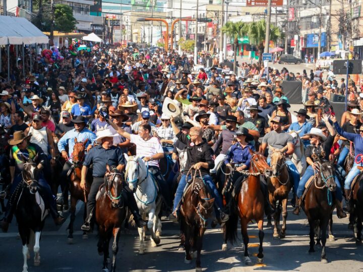 Itaboraí 192 anos: cavalgada anima a cidade com tradição e alegria