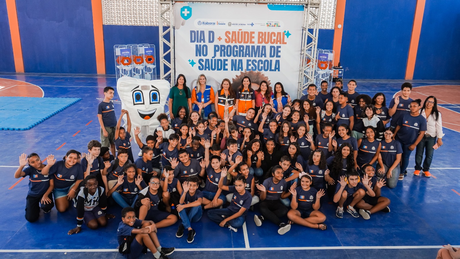 Itaboraí realiza Dia D da Saúde Bucal em escola municipal com atendimento a centenas de alunos