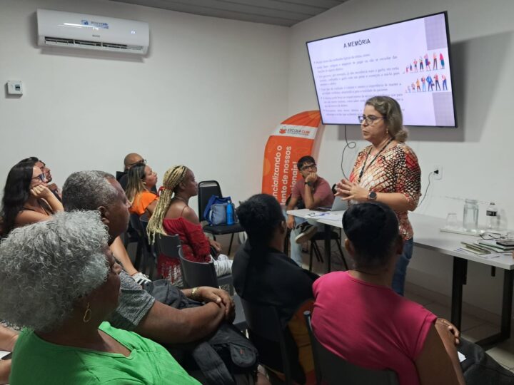 Colaboradores da CLIN participam de palestra sobre a Doença de Alzheimer 