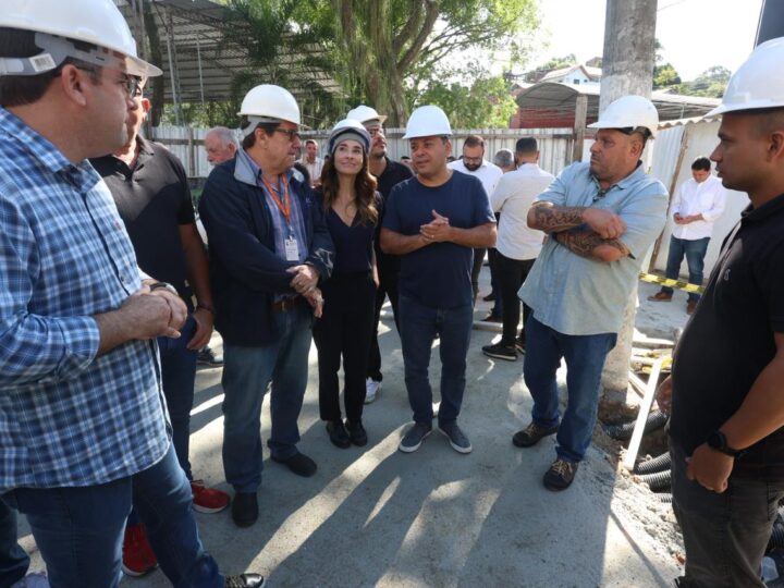 Prefeito Rodrigo Neves visita obra da Plataforma Urbana Digital de Santa Bárbara