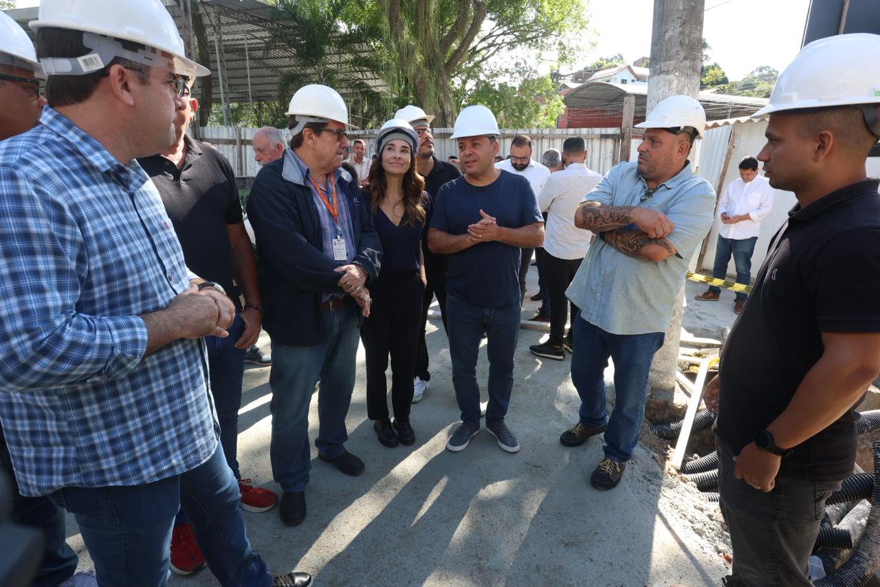 Prefeito Rodrigo Neves visita obra da Plataforma Urbana Digital de Santa Bárbara