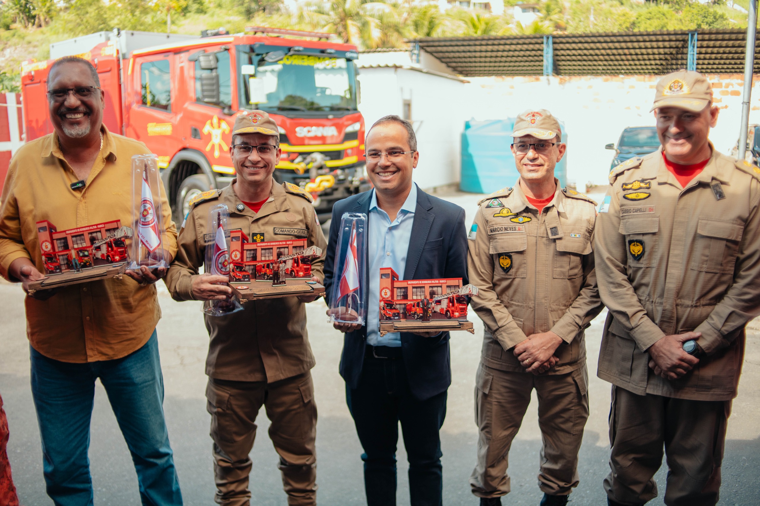 Corpo de Bombeiros de Maricá recebe veículo de última geração