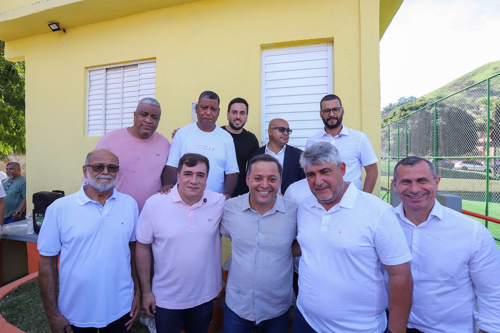Rodrigo Neves participa da reabertura do campo da Palmeira, no Fonseca