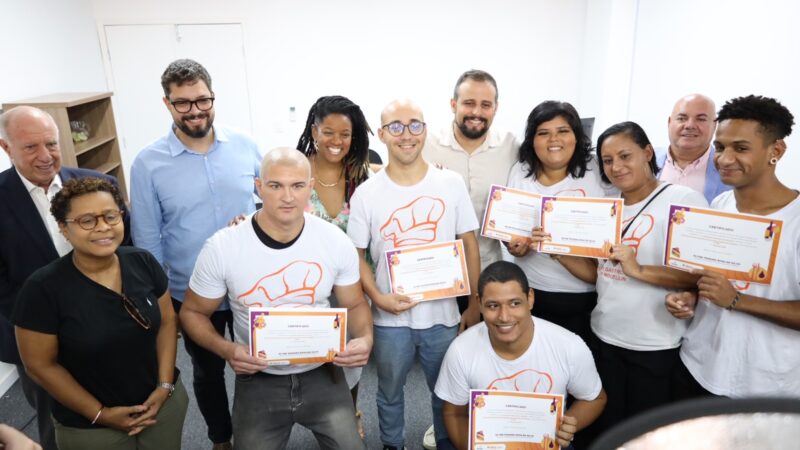 Prefeitura de Niterói forma os primeiros alunos da Escola de Gastronomia Nédio Mocellin