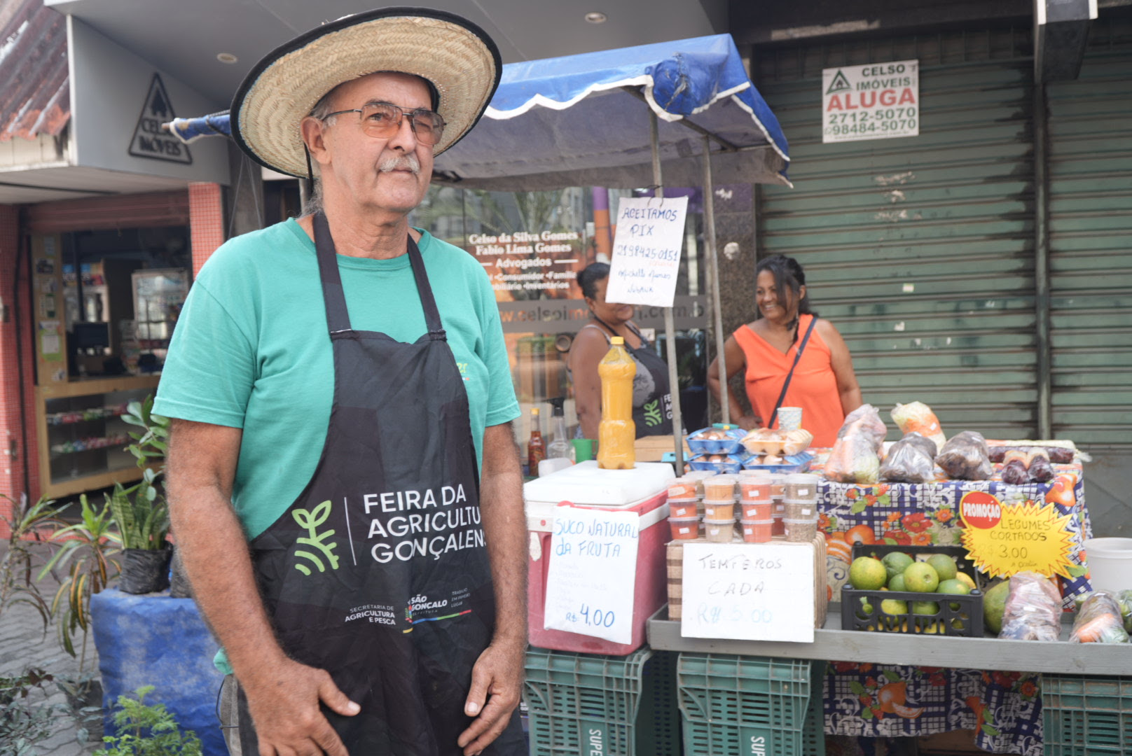 Agricultor se destaca na Feira da Agricultura Familiar Gonçalense com produtos naturais