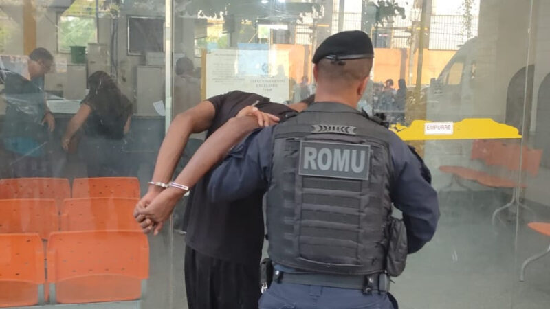 Guarda prende homem que tentava assaltar motociclista com frasco de desodorante