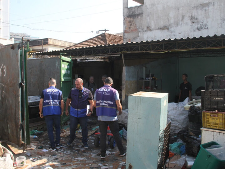 São Gonçalo interdita três ferros-velhos e pontos de reciclagem