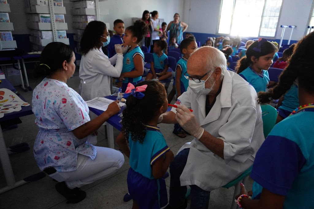 São Gonçalo faz Dia D de saúde bucal nas escolas da rede municipal