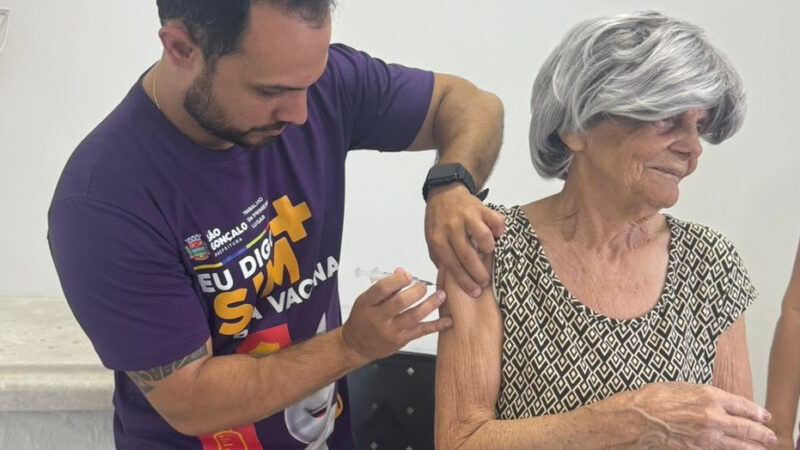 São Gonçalo aplica quase 20 mil doses de vacina contra  gripe no dia D