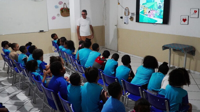 Escola na Venda da Cruz ganha sala multimeios e de leitura