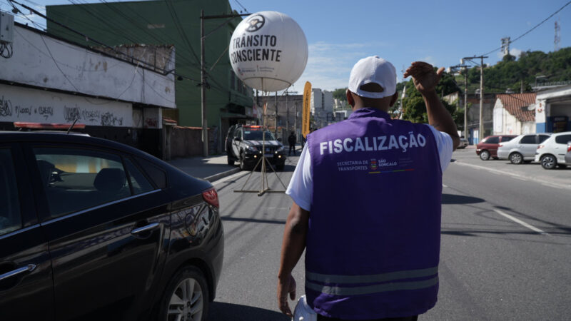 São Gonçalo realiza blitz educativa no trânsito para conscientizar motoristas 