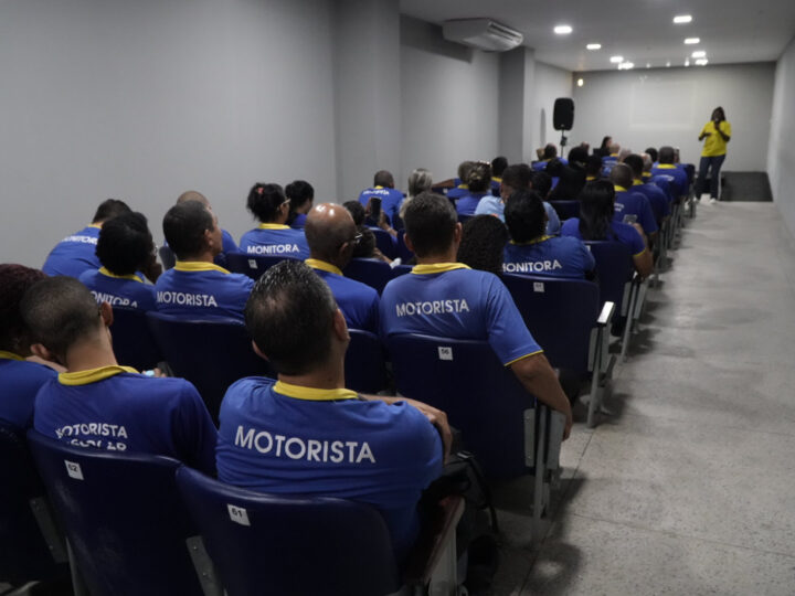 Maio Amarelo dá atenção a motoristas de transporte escolar