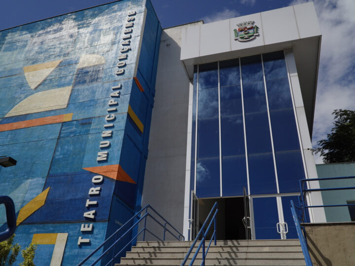 Teatro Municipal recebe “Lá na Fazendinha”