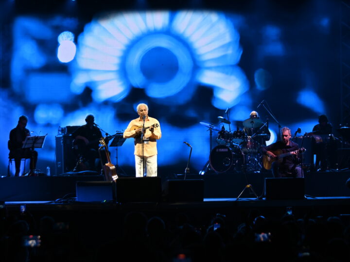 Paulinho da Viola emociona em show histórico em Niterói com mais de cinco mil pessoas