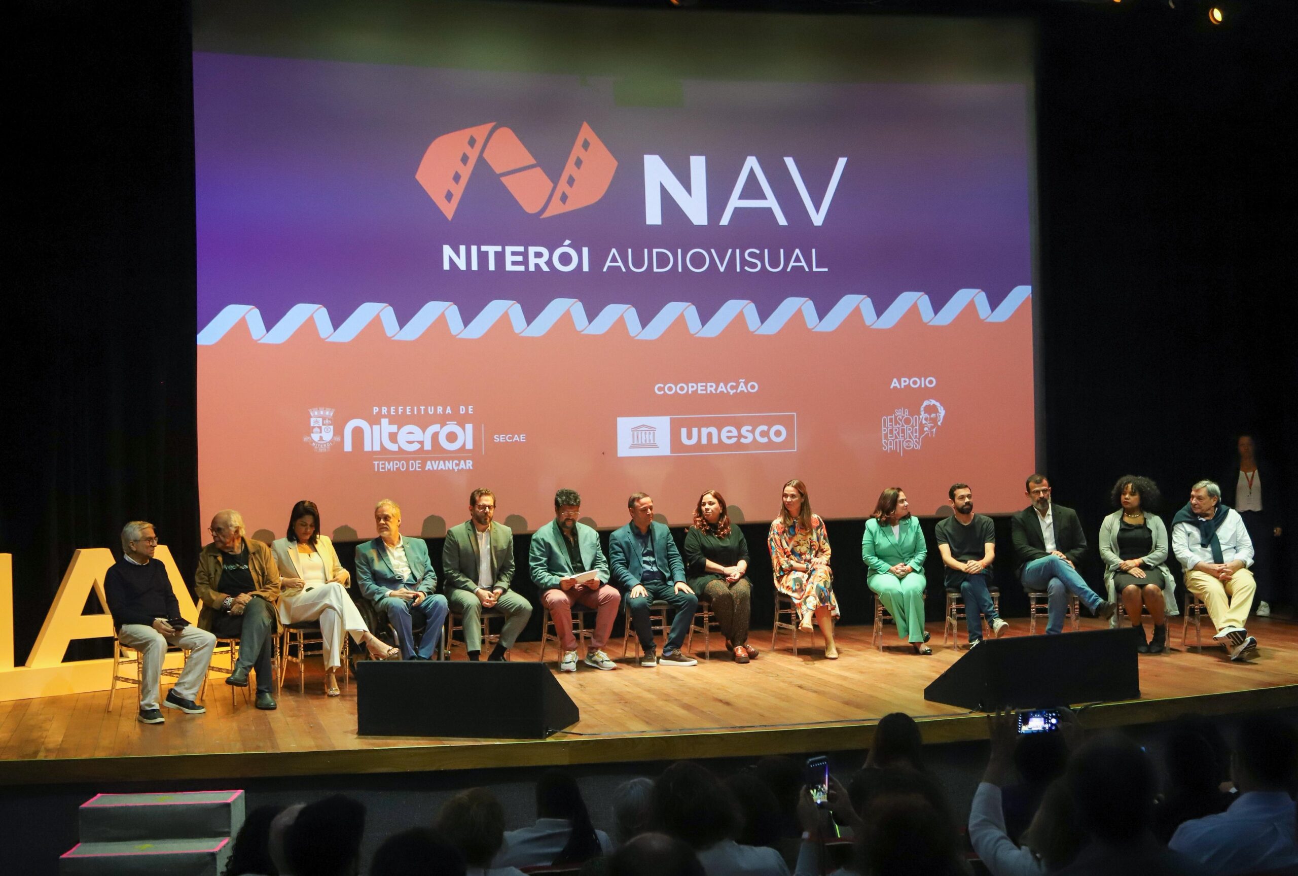Com cerimônia carregada de emoção e homenagens, Prefeitura lança Niterói Audiovisual (NAV): programa vai investir R$ 150 milhões