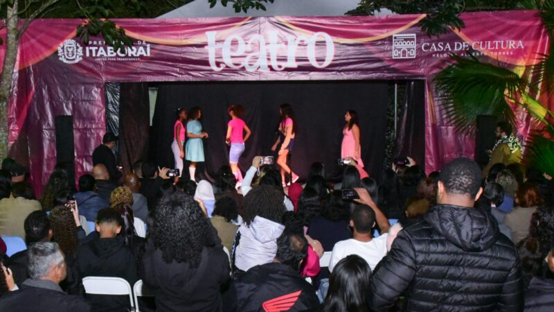 Formandos do teatro da CCHAT encantam público na 6ª Mostra de Cenas Curtas em Itaboraí