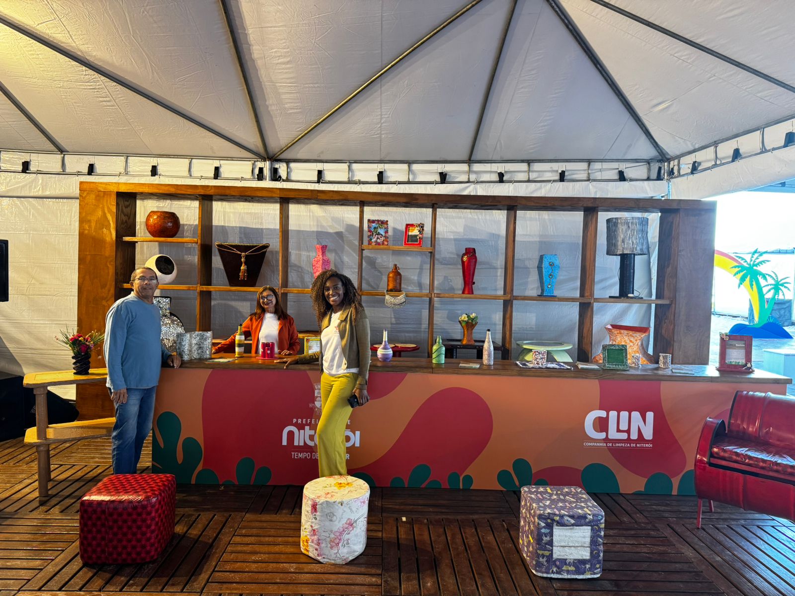 Clin participa de evento com embarcações movidas a energia solar na Praia de Icaraí