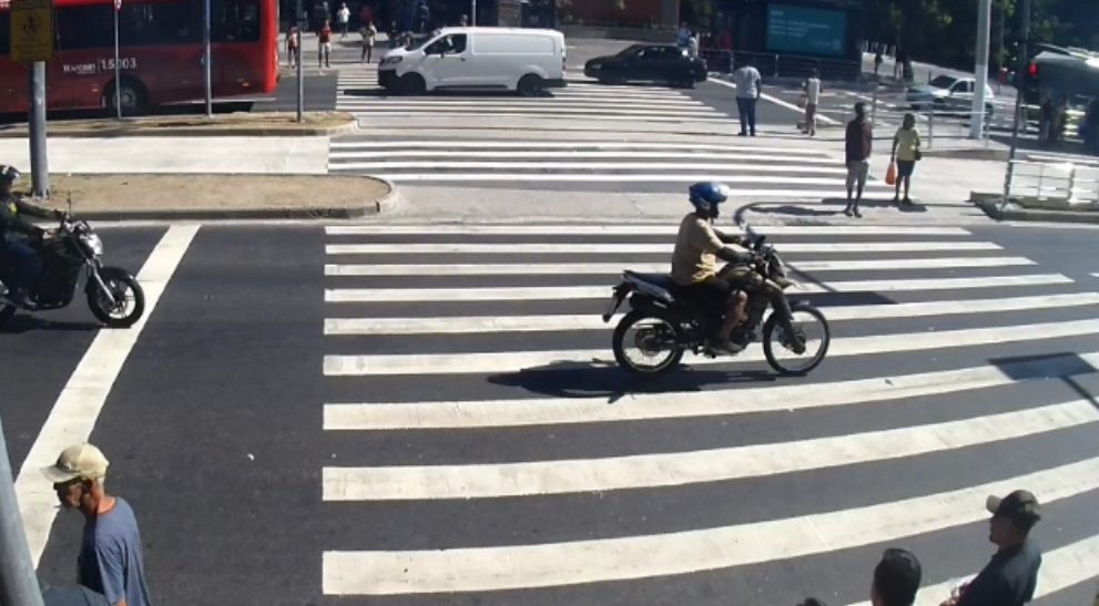 Cisp aciona forças de segurança em tempo real e suspeito com mandado de prisão é detido no Centro de Niterói