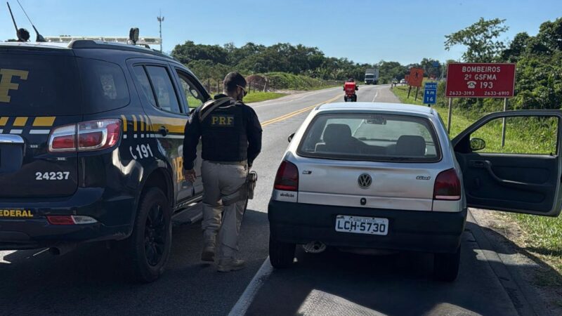 PRF intercepta veículo furtado na BR-493 em Itaboraí; motorista confessa crime