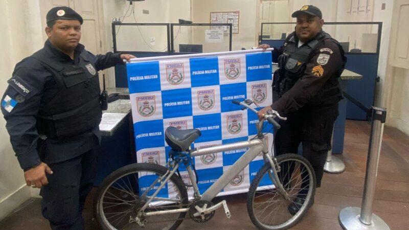 Homem em situação de rua é preso após furtar bicicleta no Centro de Niterói
