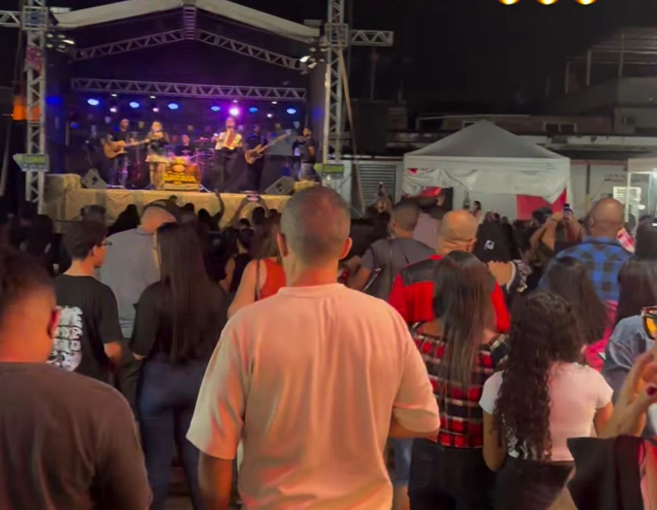 Mãe denuncia agressão verbal contra criança e falta de segurança durante evento junino em Niterói