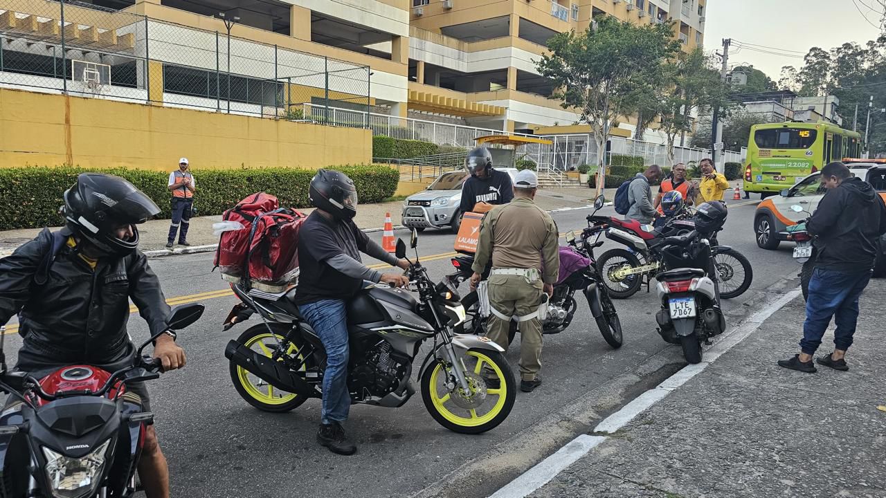 Fiscalização contra motos barulhentas autua veículos e reforça segurança no Fonseca