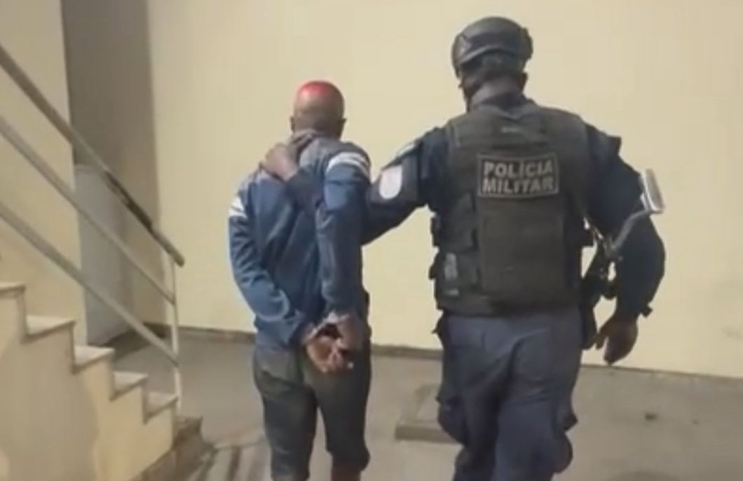 Operação Força Total prende homem com mandado de prisão em aberto no bairro Gebara, Itaboraí