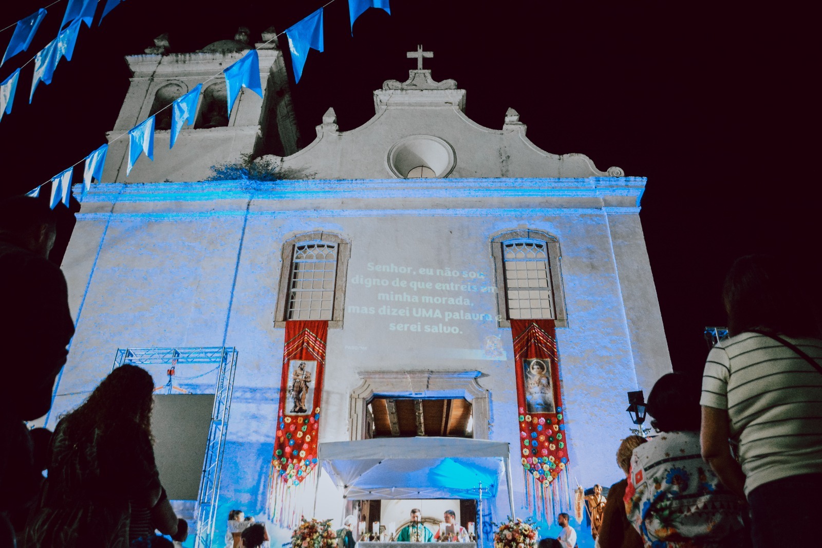 Itaboraí vive o terceiro dia de Festa de São João com leilão, missa campal e show católico