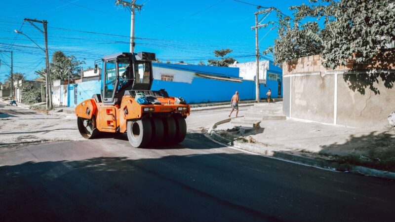 Ruas de Santo Antônio são asfaltadas e recebem iluminação de LED com avanço da transformação em Itaboraí