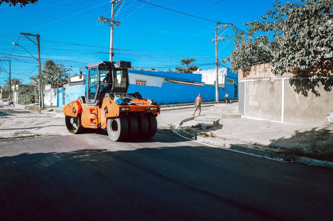 Ruas de Santo Antônio são asfaltadas e recebem iluminação de LED com avanço da transformação em Itaboraí