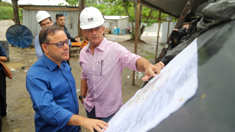 Prefeito visita obras de infraestrutura em ruas da Região Oceânica