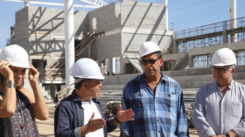 Rodrigo Neves vistoria obras do Parque Poliesportivo da Concha Acústica 