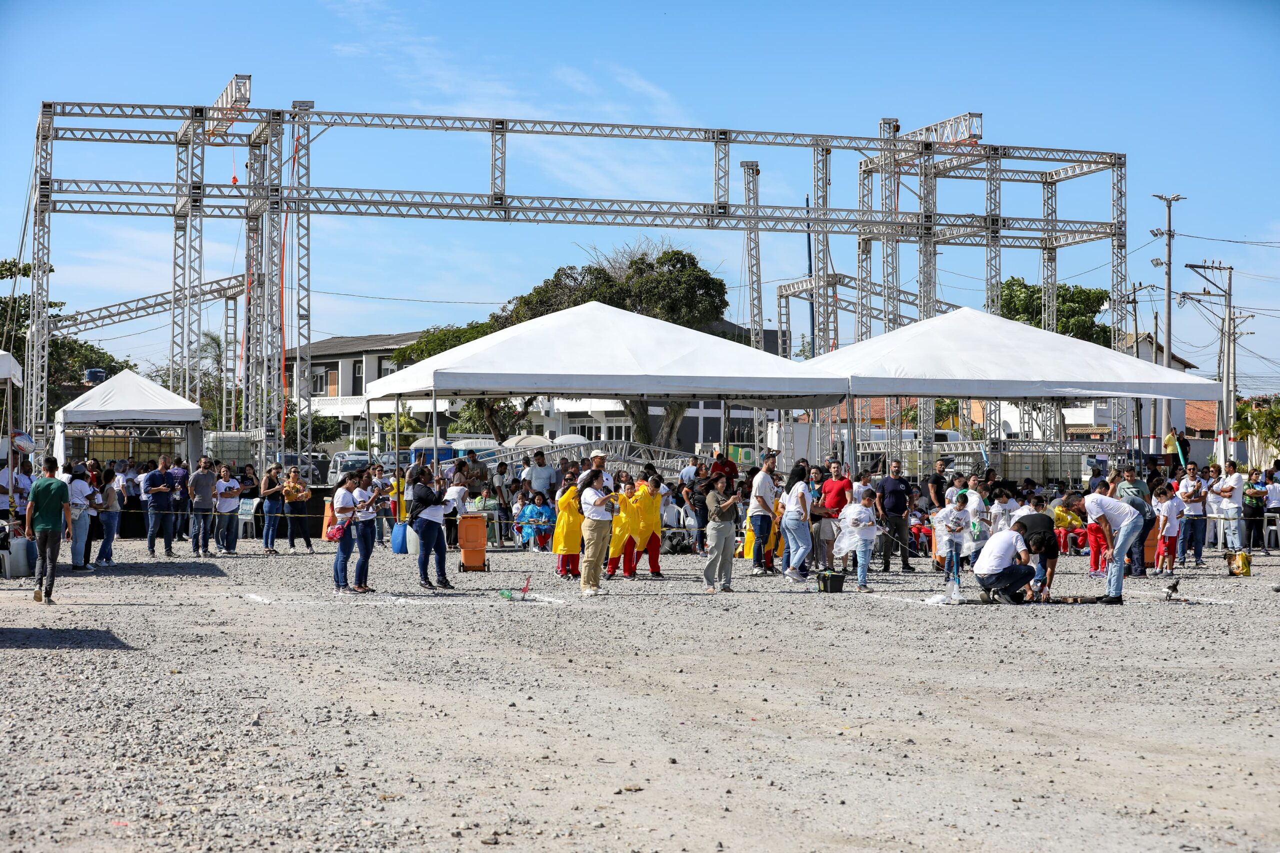 5º Campeonato Maricaense de Foguetes mobiliza alunos da rede municipal, na Barra