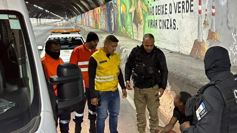 Câmeras da NitTrans flagram furto de cabos no túnel Raul Veiga e três homens são detidos pela Guarda Municipal