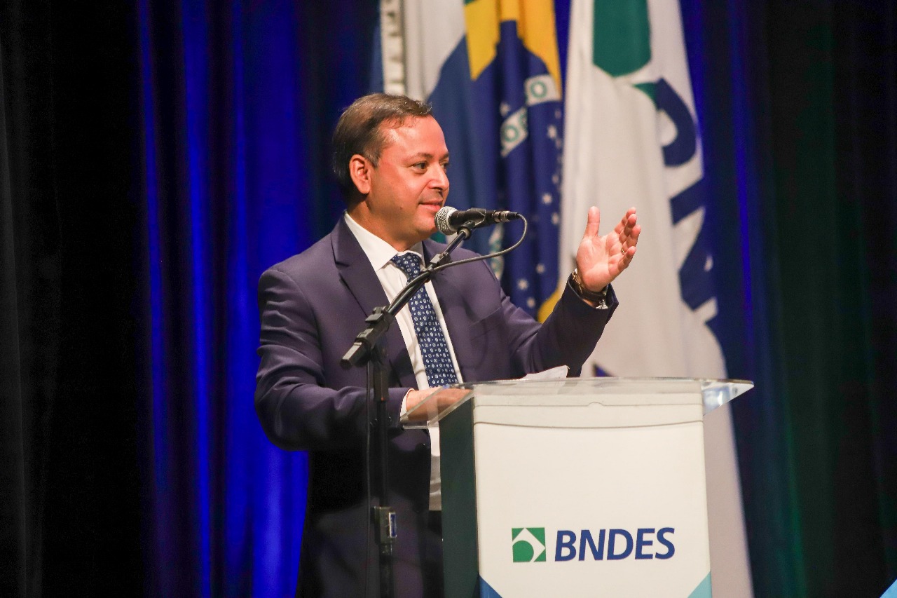 Prefeito Rodrigo Neves participa de encontro com autoridades federais e estaduais no BNDES