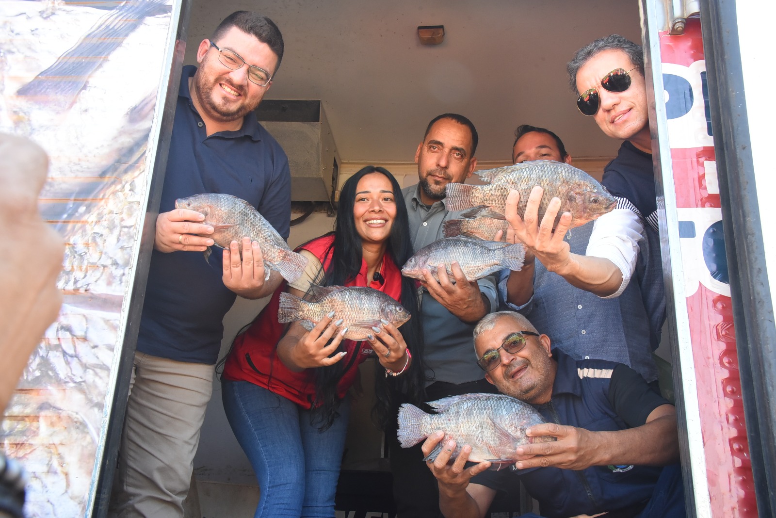 Prefeitura de Maricá distribui sete toneladas de peixes para moradores