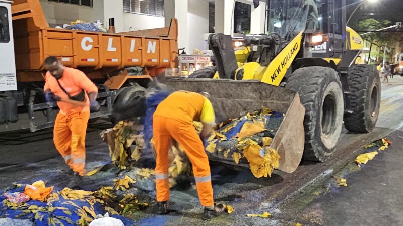 Companhia de Limpeza de Niterói faz operação especial na Avenida Amaral Peixoto