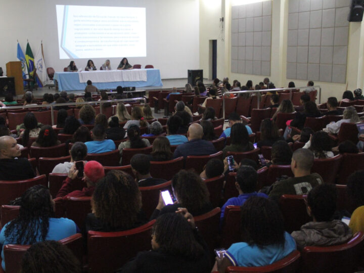 Seminário destaca desafios e conquistas na educação para adultos